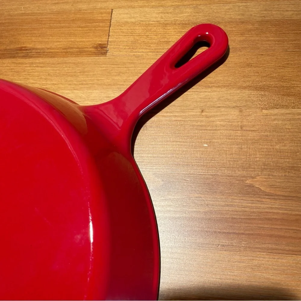 NWOT Sur La Table Enameled Cast Iron Skillet 10
